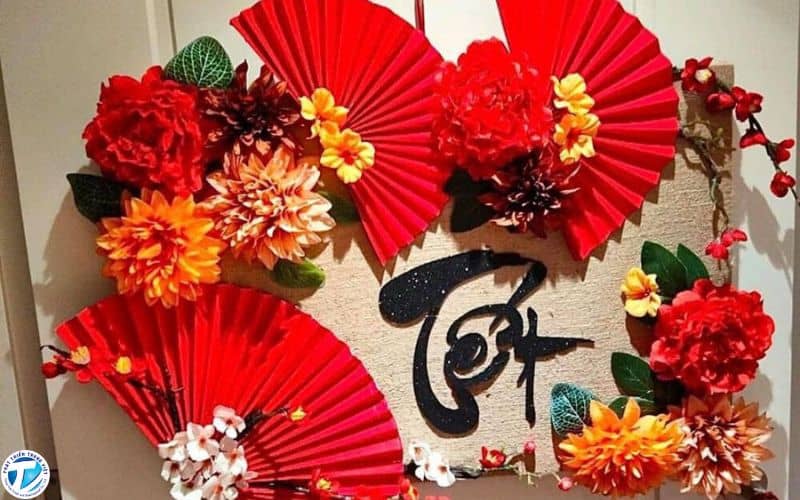 Phong cách trang trí ngày Tết theo tông màu đỏ-vàng chủ đạo biểu tượng của sự may mắn, tài lộc